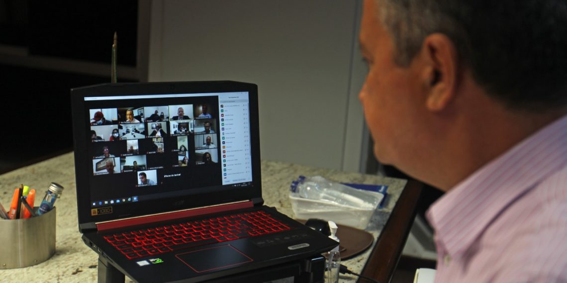 “Temos que estar juntos”, diz Rui Costa após reunião com 31 prefeitos