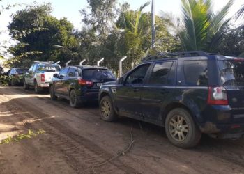 DRFRV descobre depósito de carros roubados em Feira de Santana