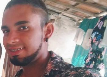 Valente:  jovem é encontrado morto com perfurações no corpo dentro de casa