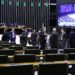 Câmara aprova texto-base da PEC que adia eleições deste ano
