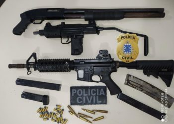 DRFR de Feira apreende fuzil, metralhadora e 100 kg de drogas