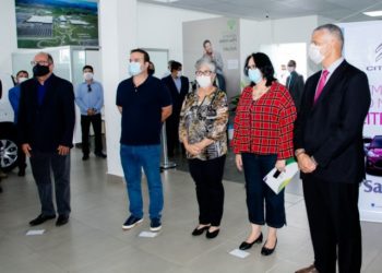 Ministra Damares visita Feira de Santana para entrega de veículos e relembra estupro sofrido quando morava na cidade