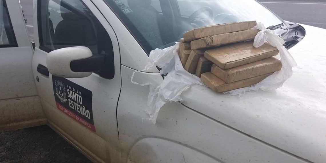 Servidor é preso transportando drogas em carro oficial da Prefeitura de Santo Estevão