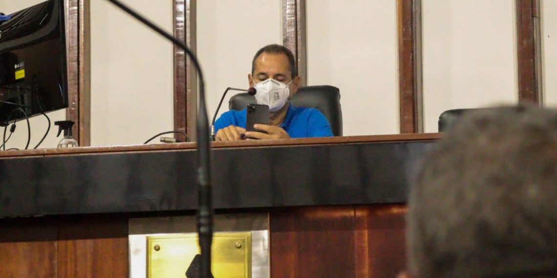 Nelson Leal comanda votação que aprova produção de insulina na Bahia, que irá beneficiar diretamente 12 milhões de brasileiros