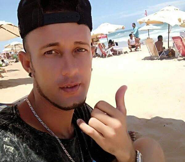 Cabelereiro baleado no Distrito São João morre em Feira de Santana 26 dias depois