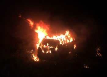 Carro é encontrado em chamas às margens da BA-120