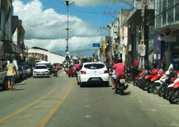 Com flexibilização comércio de Coité é aberto na véspera do Dia dos Pais
