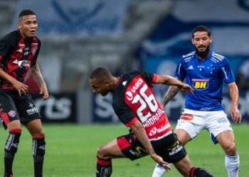 Vitória é derrotado pelo Cruzeiro com gol de jogador do Bahia