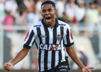 Bahia anuncia contratação do volante Elias; vínculo vai até o fim do Brasileirão