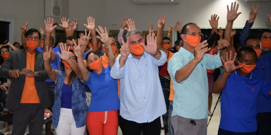 Convenção homologa candidatura do Marcos do Raio X a prefeito de Tucano