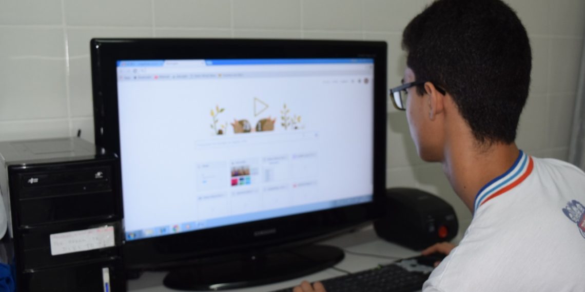 Decreto do Estado possibilita internet com alta velocidade nas escolas estaduais