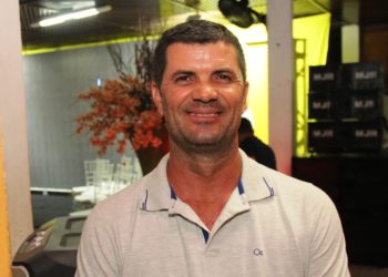 Assis Porto é multado em R$ 5 mil por propaganda antecipada ao divulgar convenção em redes sociais