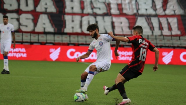 Bahia perde oportunidade do empate com Athletico ao desperdiçar pênalti