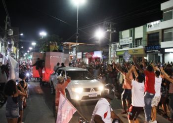 Carreata da coligação de oposição em Coité reúne milhares de pessoas