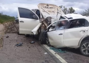 Colisão frontal entre Gol e Amarok deixa dois mortos na BR 324 próximo a Gavião (atualizada)