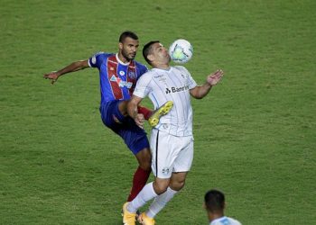 Bahia perde para o Grêmio em Pituaçu em jogo acompanhado por Mano Meneses