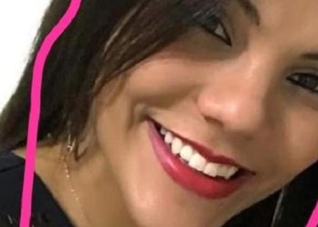 Mulher morre a golpes de faca e namorado dela infarta ao deparar com a cena do crime