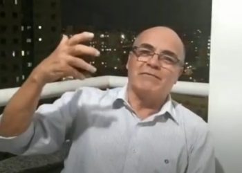 Ponto do Cafezinho – Conheça a mulher que mora na mesma casa com dois maridos, um enterro muito alegre e quatro mudos discursando