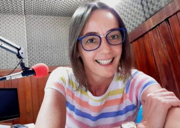 Mulher em Movimento – Vilmara fala sobre cantora brasileira faz sucesso em Paris