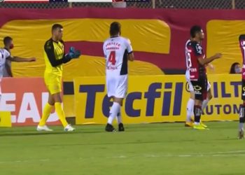 Série B – Vitória vira para cima do Oeste e cola no G-4