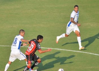 Série B: Vitória perde o Avaí de virada com dois gols de penalti