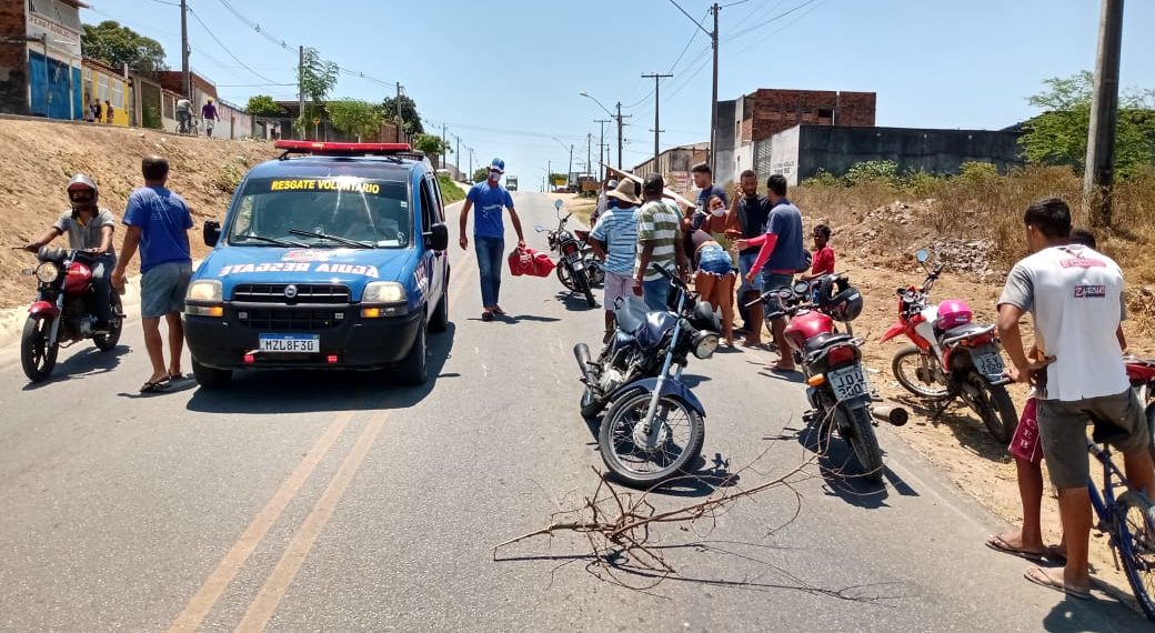 Águia Resgate socorre jovem após sofrer acidente de moto na BA 409