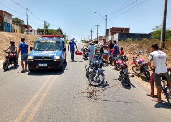 Águia Resgate socorre jovem após sofrer acidente de moto na BA 409