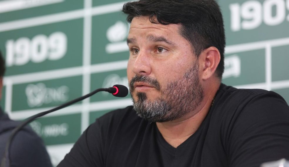 Eduardo Barroca é o novo treinador do Vitória