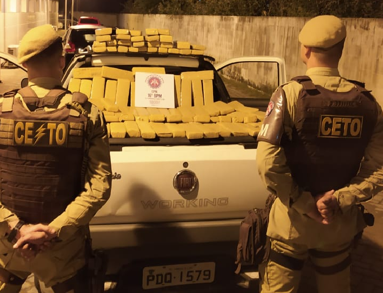 Guarnições da CETO durante diligência intercepta veículo com 121 tabletes de maconha