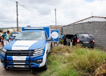 Feira: motorista de ligeirinho é executado enquanto dirigia