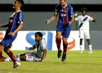 Com construção do placar no primeiro tempo, Bahia vence o Vasco por 3 a 0