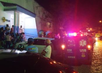 Acidente envolvendo moto durante carreata deixa mulher morta e condutor ferido