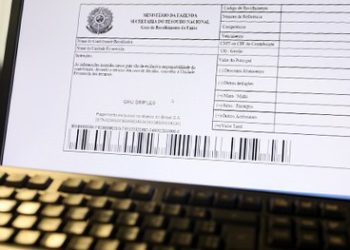 MP vai à Justiça para que candidato a prefeito pague multa de R$ 80 mil por provocar aglomerações