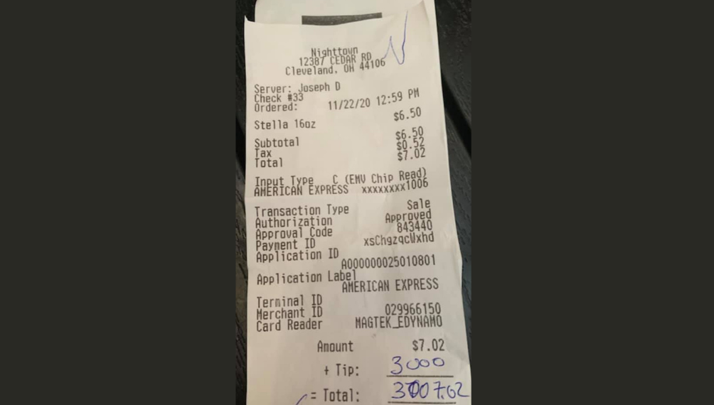 Homem deixa US$ 3 mil de gorjeta a funcionários de restaurante nos EUA prestes a fechar por causa do coronavírus