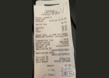 Homem deixa US$ 3 mil de gorjeta a funcionários de restaurante nos EUA prestes a fechar por causa do coronavírus
