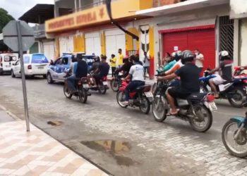 Com carreata pela cidade, humorista Jotinha é enterrado; prefeitura decreta luto