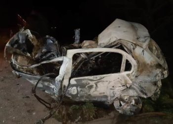 Batida frontal entre caminhão e carro deixa 7 mortos na BR-116