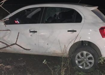 Ponto Novo: candidato a prefeito tem o carro crivado de balas durante campanha pela zona rural