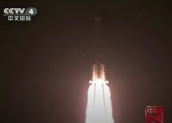 Fenômeno visto no céu pode ser um foguete chinês mandado pra lua