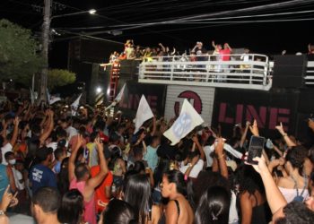 Comemoração pela vitória de Marcelo Araújo faz lembrar micareta da cidade