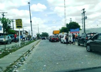 Movimento intenso na manhã deste domingo, veja Colégio Olgarina e comitês dos partidos
