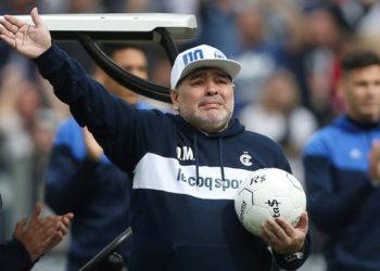 Morre Maradona, maior ídolo do futebol argentino, aos 60 anos