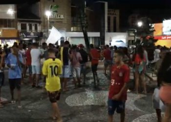 Domingo de campanha em Coité teve menos barulho, mas manteve aglomerações