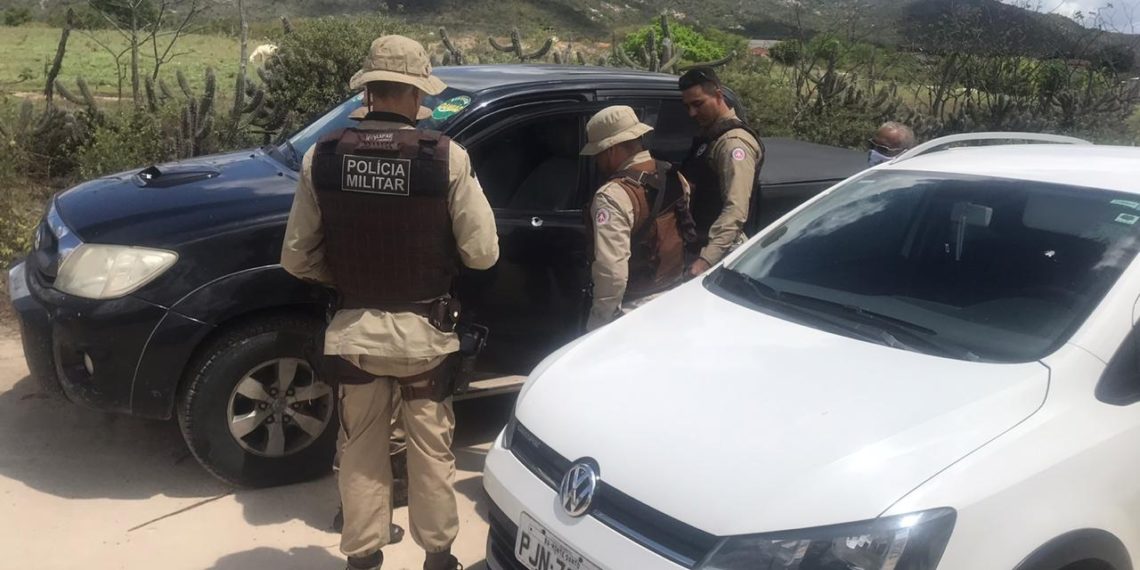 Carro de candidato a vereador de Monte Santo é alvejado com vários tiros