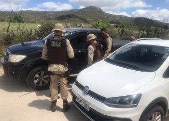 Carro de candidato a vereador de Monte Santo é alvejado com vários tiros