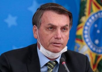 Com 186 mil mortes por Covid-19, Bolsonaro diz que pressa por vacina ‘não se justifica’
