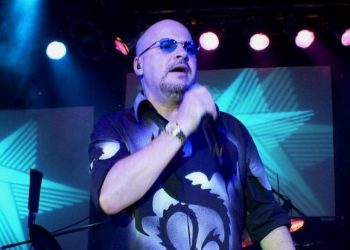 Internado desde novembro após contrair Covid, Paulinho do Roupa Nova tem ‘estado delicado’