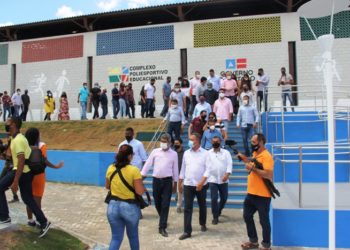 Coité I – Rui Costa entrega Complexo Poliesportivo e fala da situação da estrada para Riachão do Jacuípe