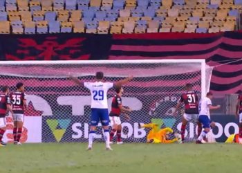 Com um jogador a mais durante todo jogo Bahia perde para o Flamengo no Maracanã