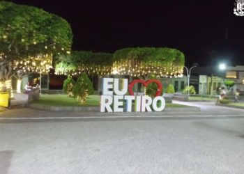 Prefeitura de Retirolândia promove alegria do Natal com belas ornamentações de praças